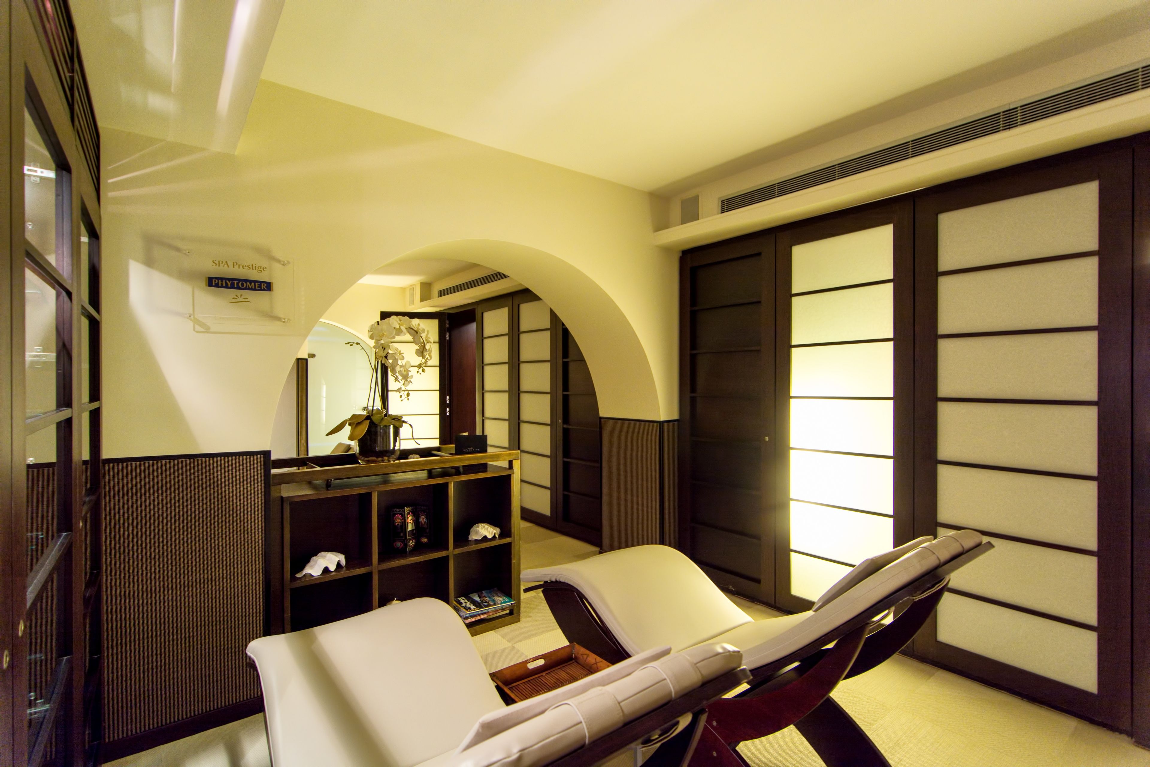 couples treatment room(s), hot tub, body treatments, thai massages