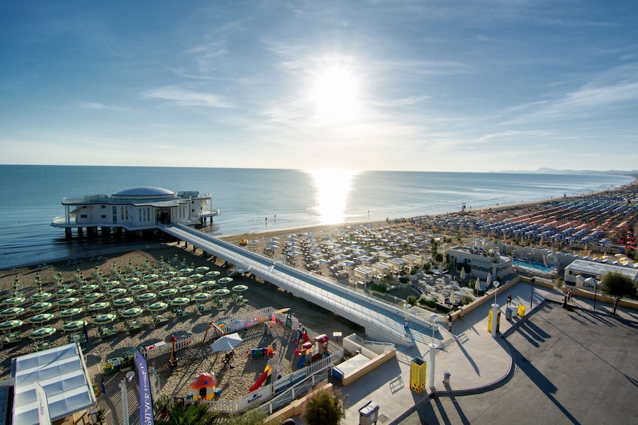 Beachfront view at Terrazza Marconi Hotel and Spamarine in Senigallia