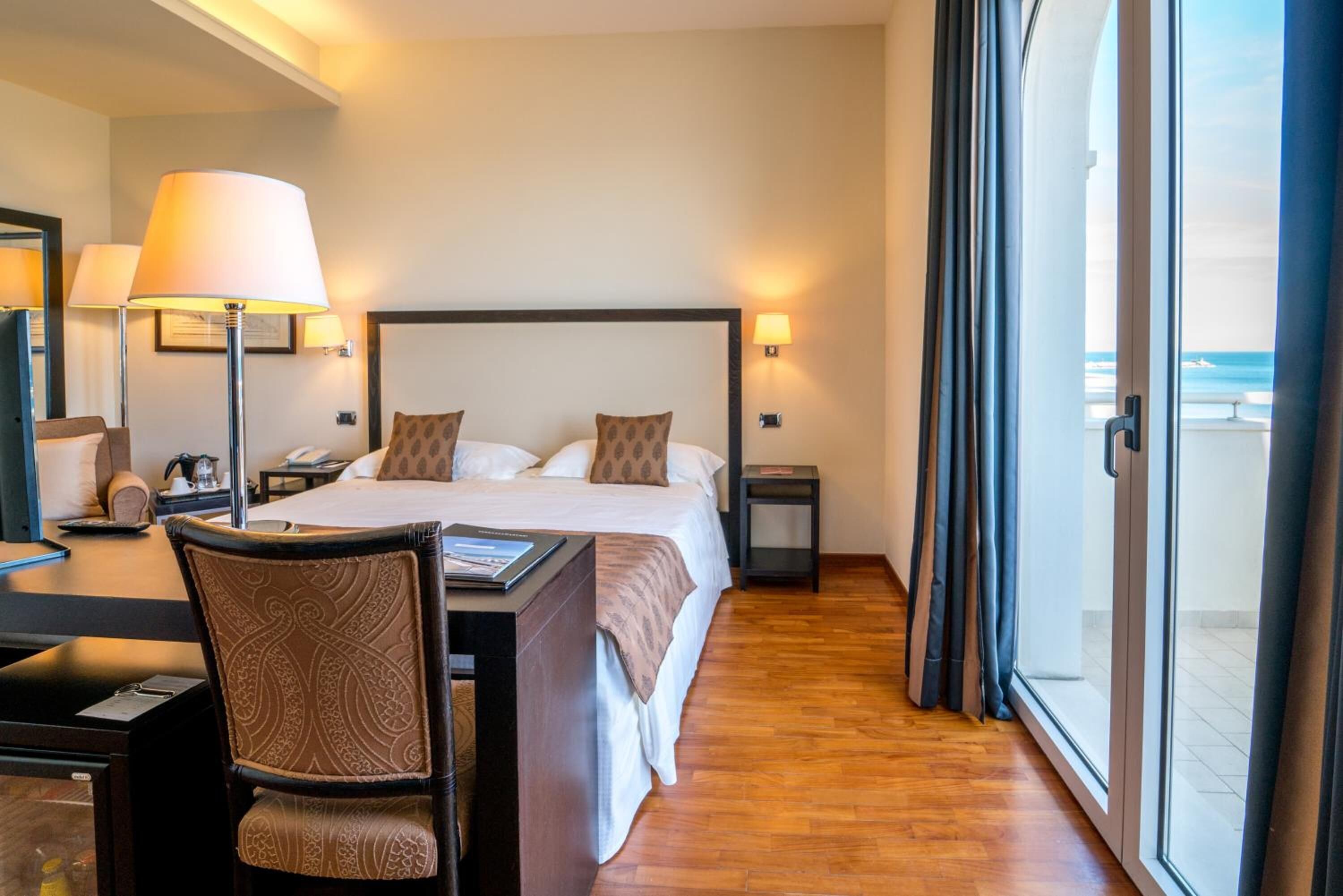 premium bedding, minibar, in-room safe, individually furnished