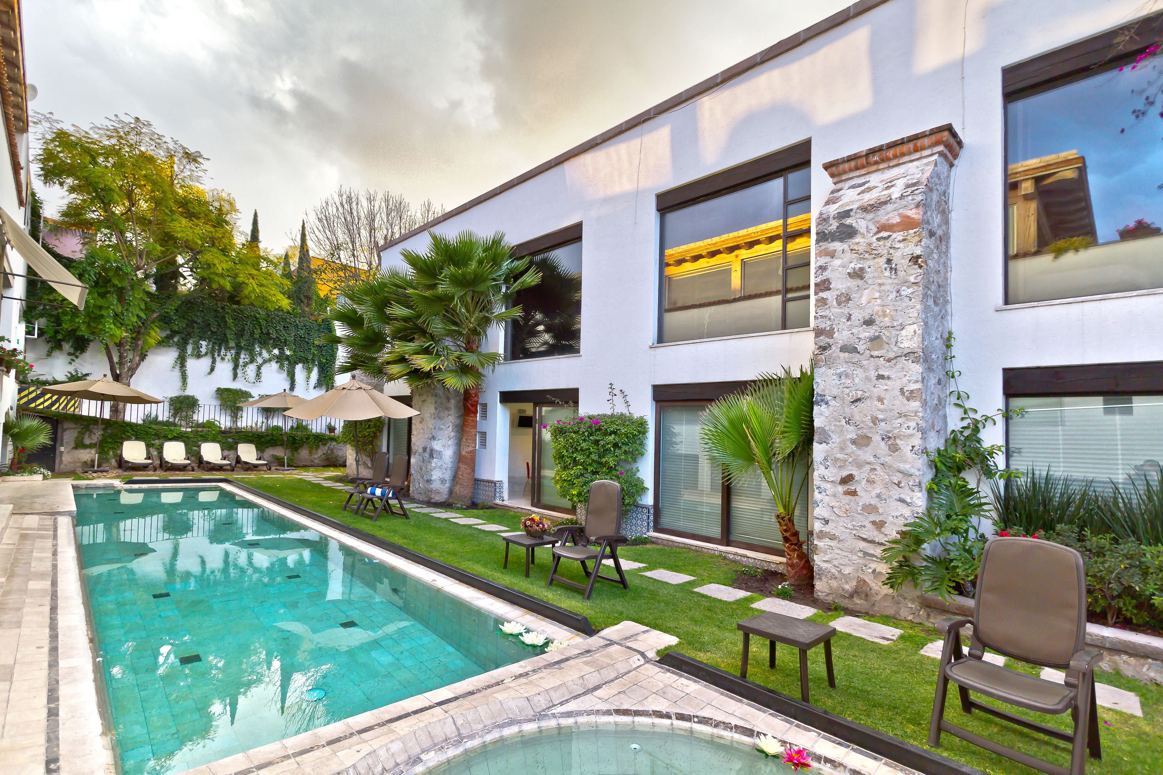 outdoor pool, pool loungers