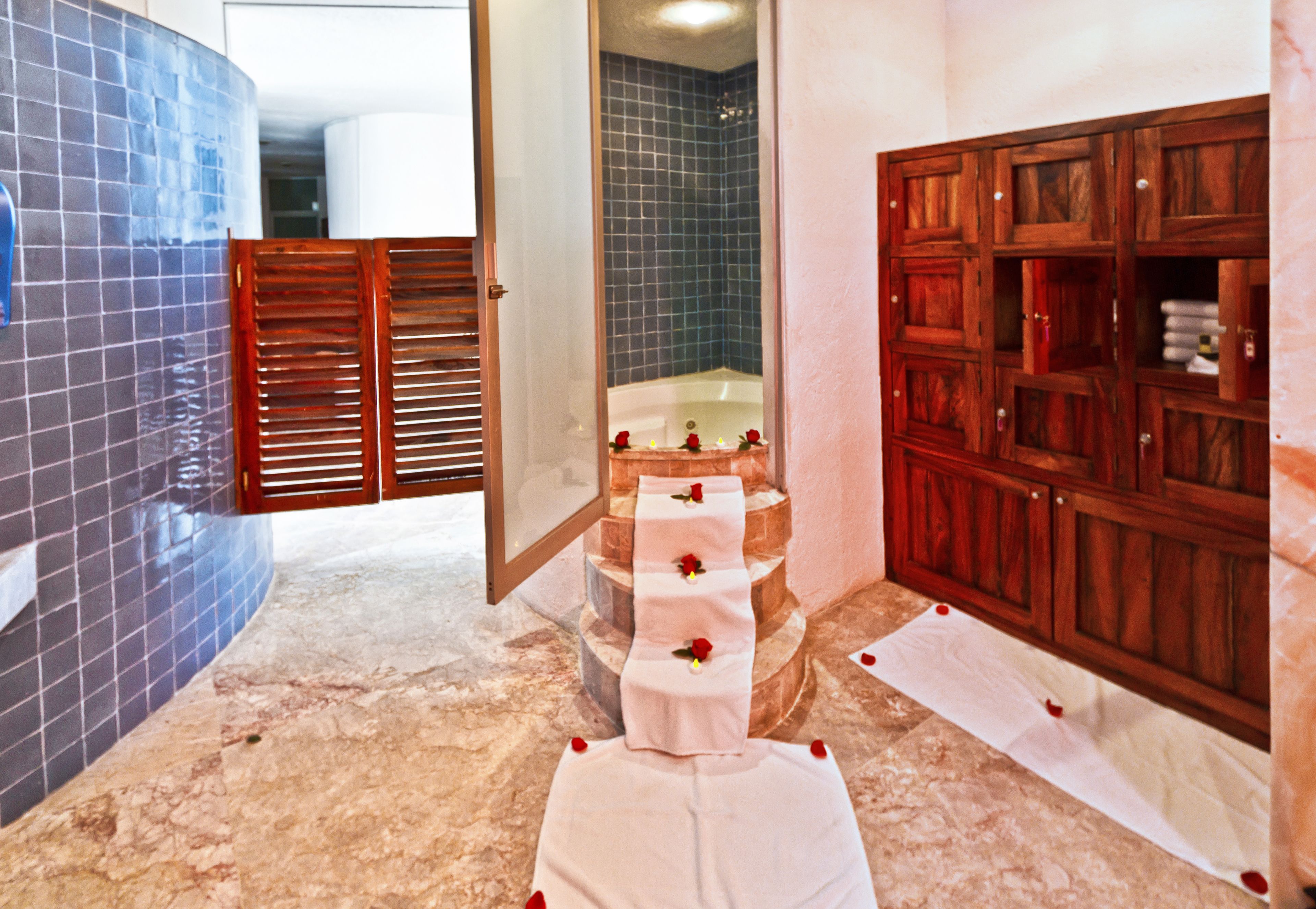 Hot tub, steam room, body treatments, hydrotherapy, aromatherapy