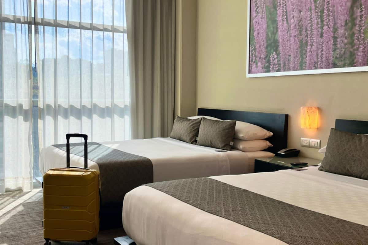 1 bedroom, premium bedding, in-room safe, desk
