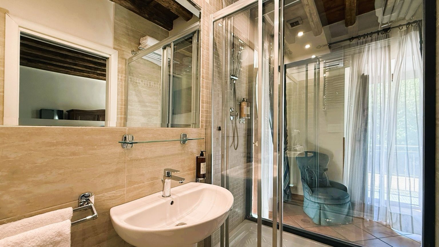 Deluxe Double Room, Terrace | Bathroom