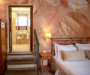 Suite, Hot Tub, Garden Area | 2 bedrooms, premium bedding, in-room safe, desk
