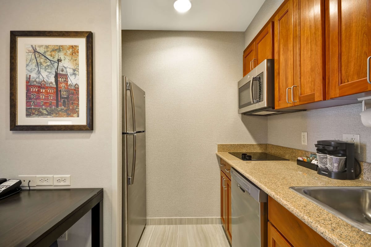 suite, 1 bedroom | private kitchen | full-sized fridge, microwave, stovetop, dishwasher