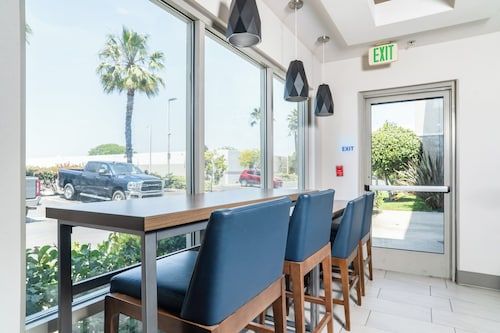 Holiday Inn Express Hotel & Suites San Diego Otay Mesa by IHG