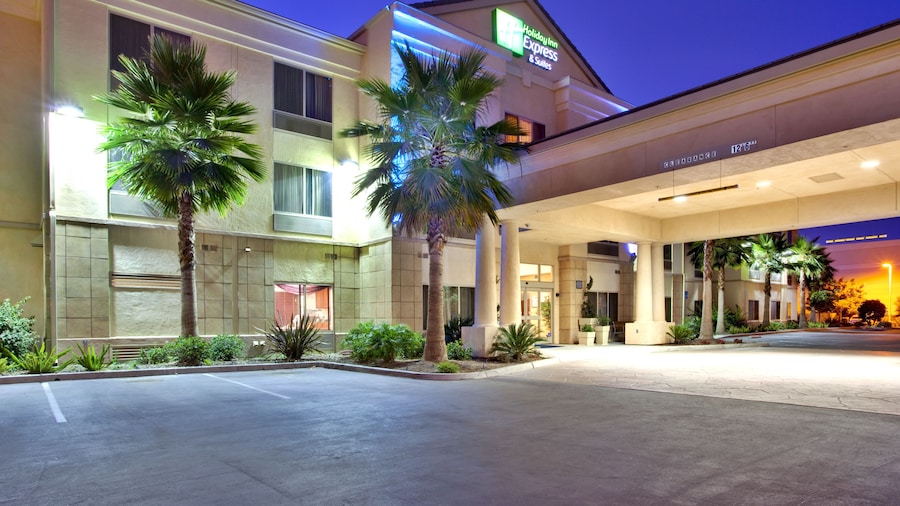 Holiday Inn Express Hotel & Suites San Diego Otay Mesa by IHG