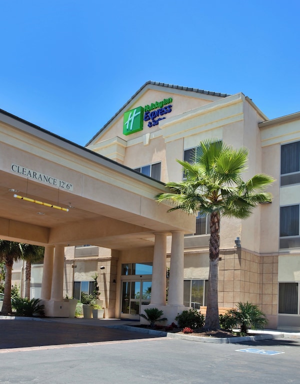 Holiday Inn Express Hotel & Suites San Diego Otay Mesa By Ihg - San Diego