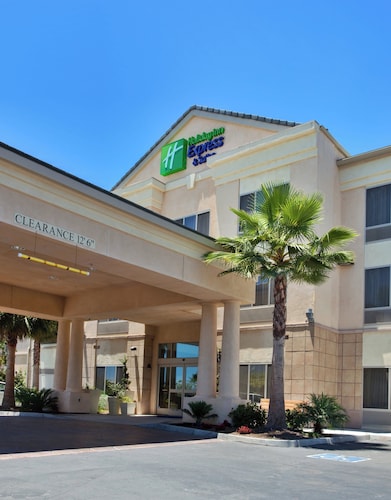 Holiday Inn Express Hotel & Suites San Diego Otay Mesa by IHG