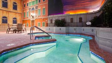 Piscine couverte