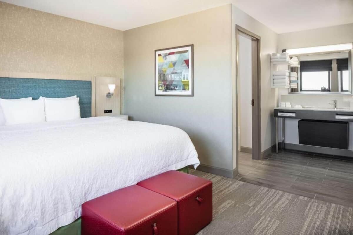 In-room safe, desk, laptop workspace, iron/ironing board