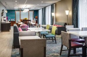 Lobby - Hampton Inn Freeport (Freeport)