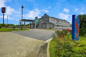 Front of property - Motel 6 Montgomery, AL - Airport (Montgomery)