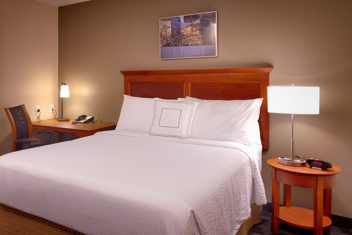 Desk, iron/ironing board, free cots/infant beds, WiFi