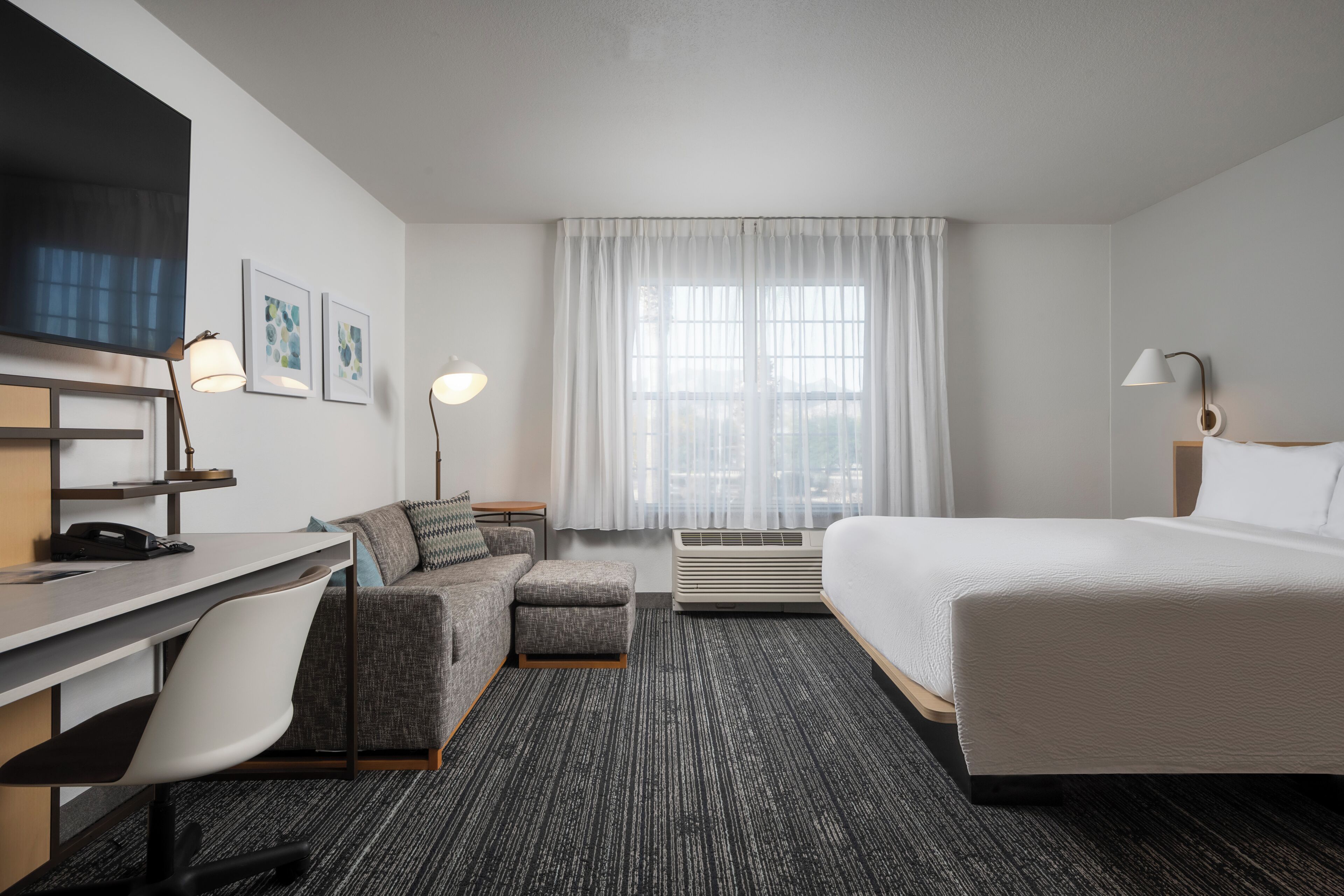 套房, 1 间卧室 | 办公桌、熨斗/熨衣板、免费婴儿床、收费 WiFi