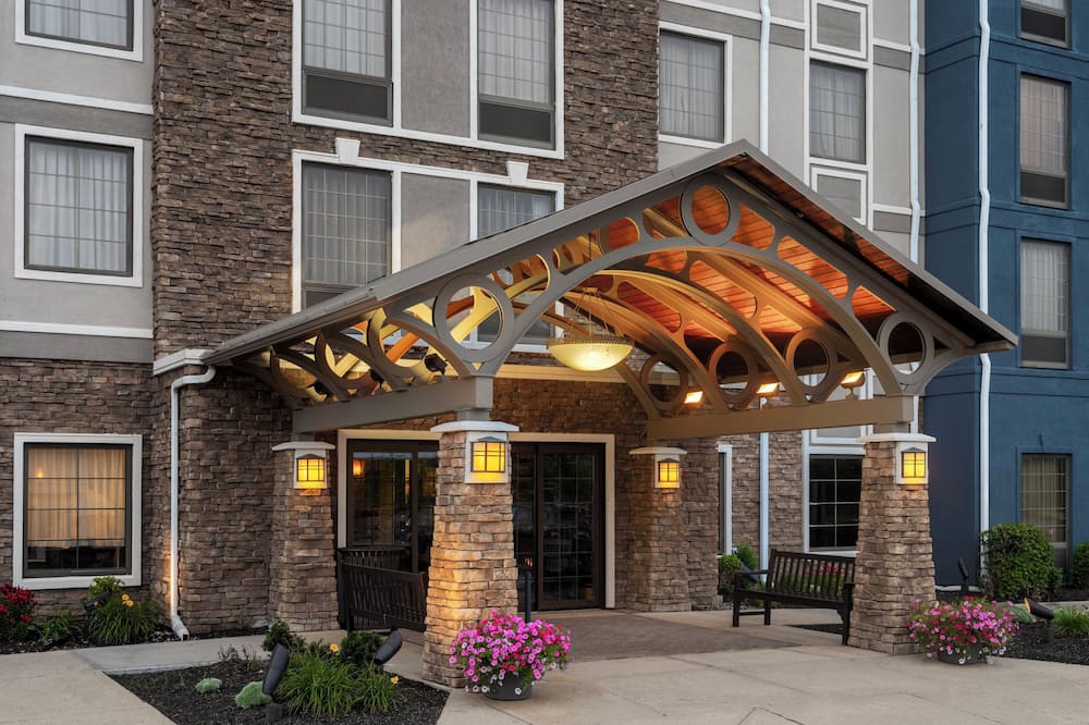Staybridge Suites Indianapolis-Airport by IHG