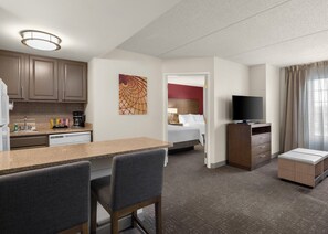 Suite, 1 Bedroom, Accessible, Kitchen (Communications) | Desk, soundproofing, free WiFi, bed sheets - Staybridge Suites Indianapolis-Airport by IHG (Plainfield)