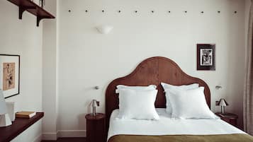 Chambre Double Deluxe | Literie de qualité supérieure, surmatelas, minibar