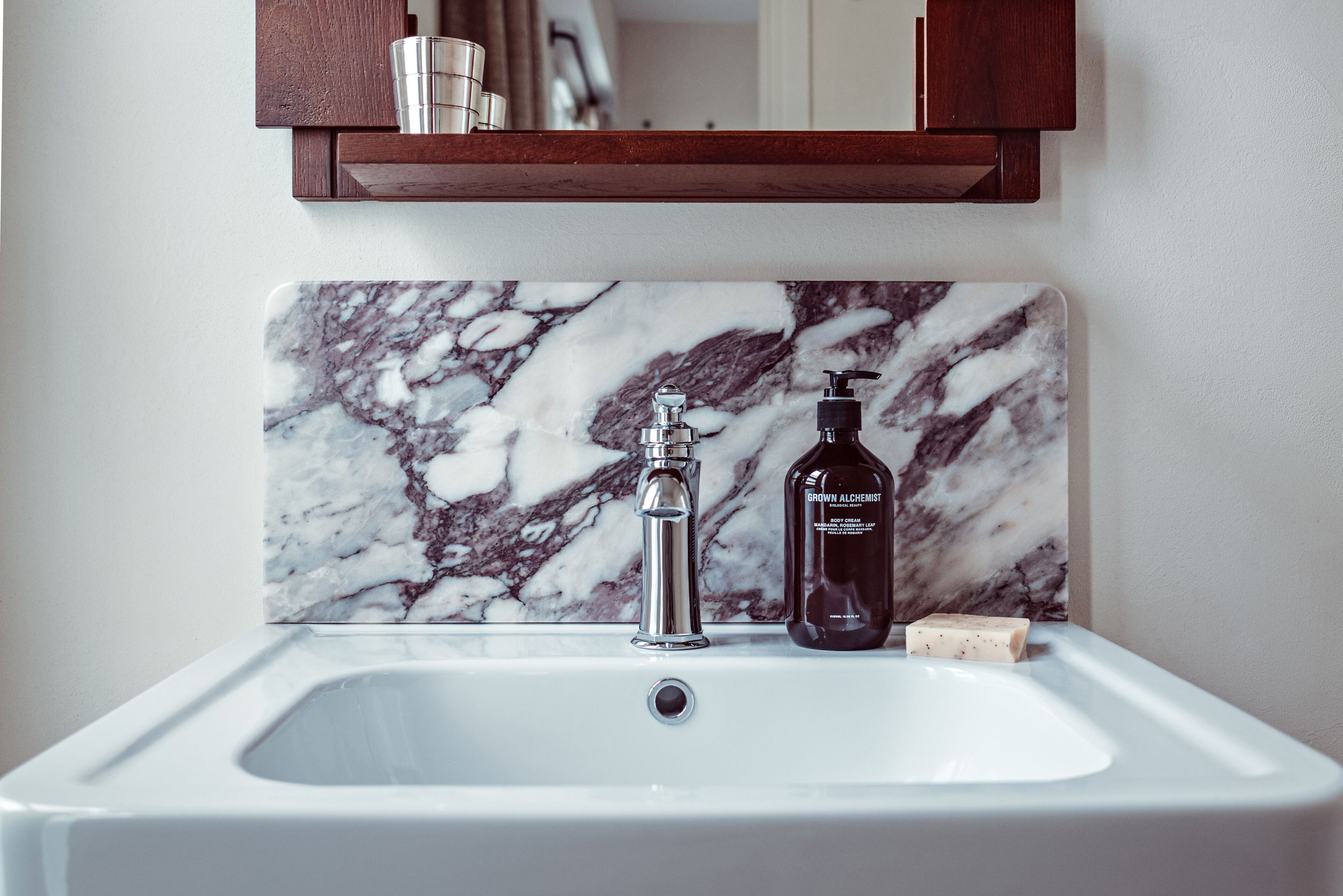 executive room | bathroom | combined shower/bathtub, hair dryer, slippers, towels