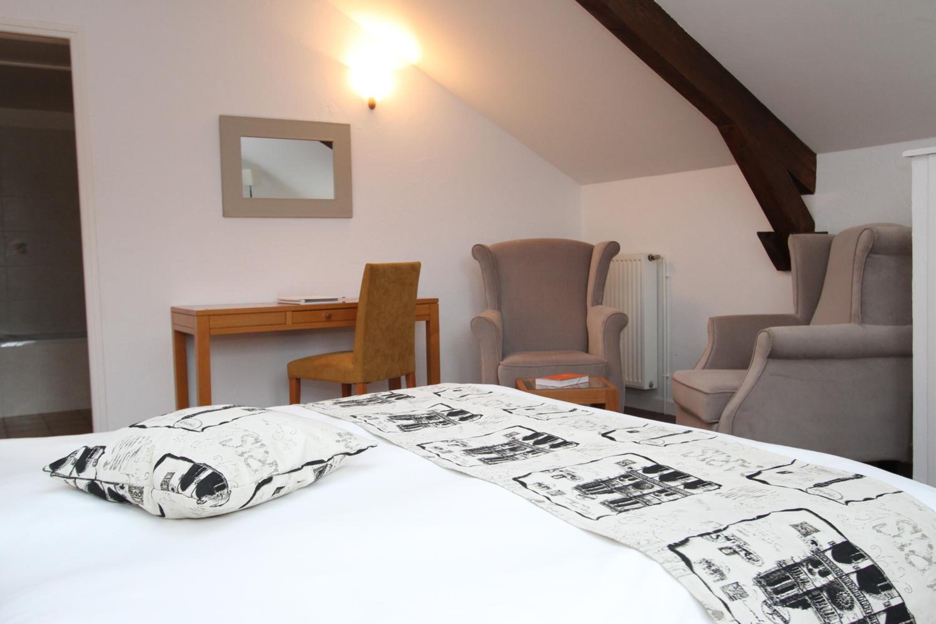 Coffres-forts dans les chambres, bureau, rideaux occultants