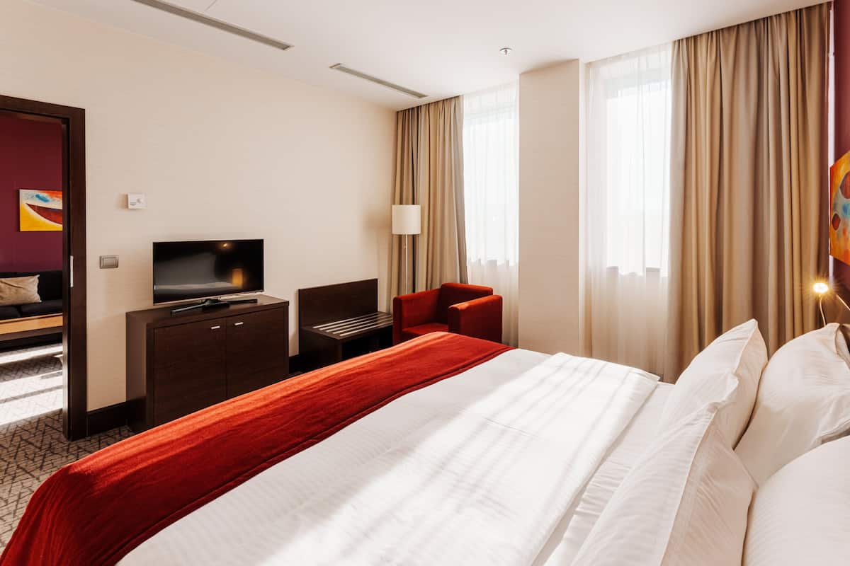 Minibar, in-room safe, desk, blackout curtains