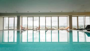 Una piscina techada