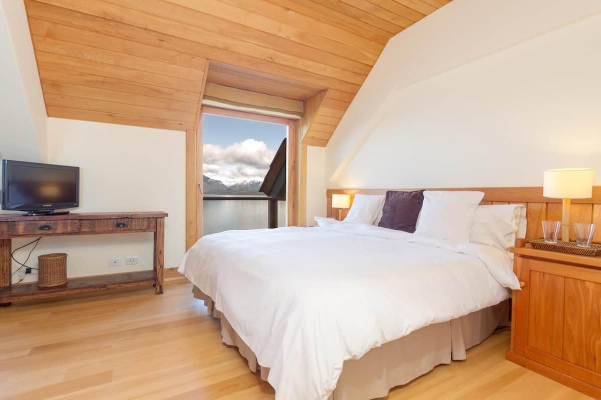 1 Schlafzimmer, hochwertige Bettwaren, Daunenbettdecken, Minibar