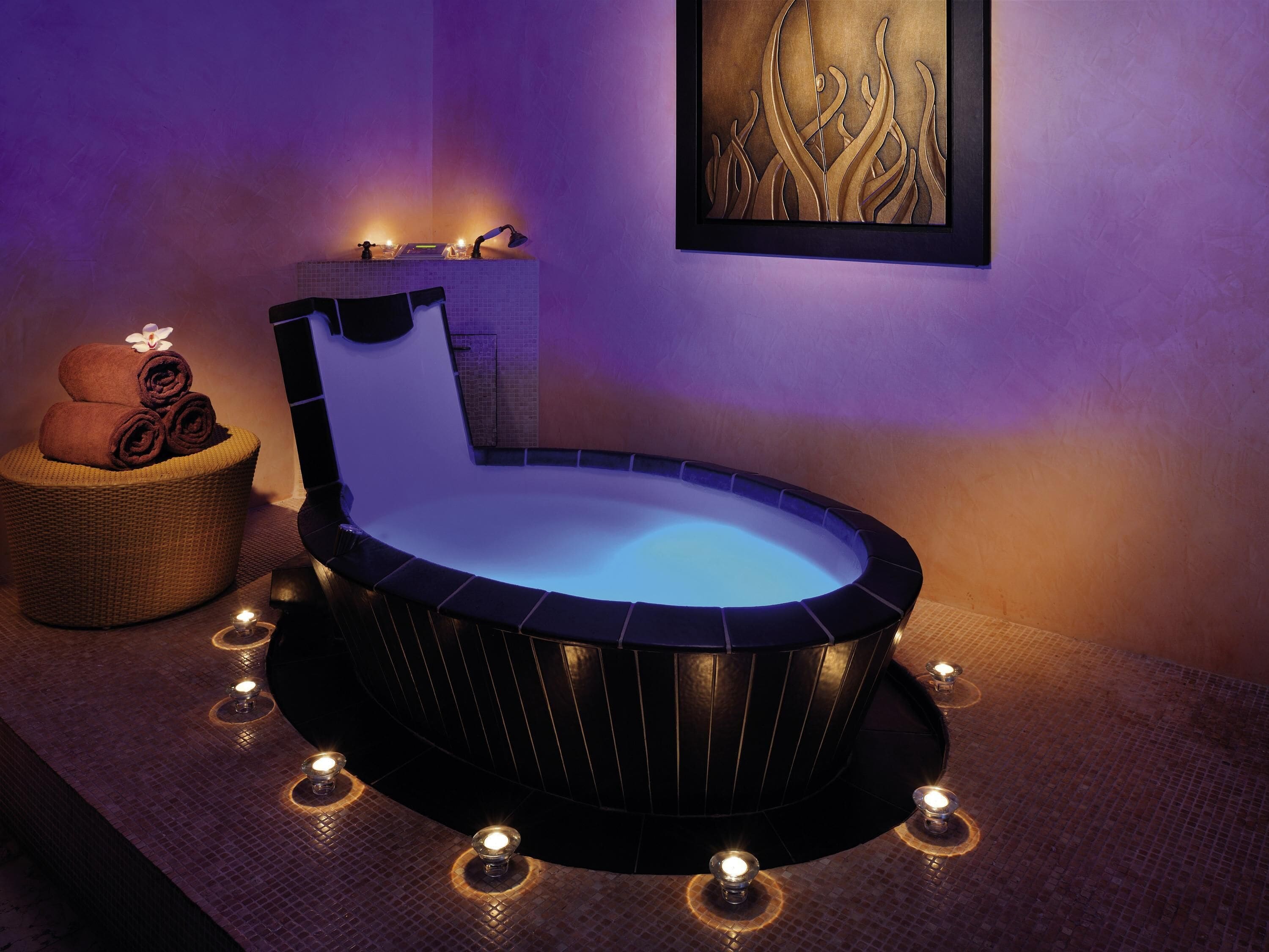 美體療程、水療、芳療、熱石按摩、深層組織按摩、瑞典式按摩