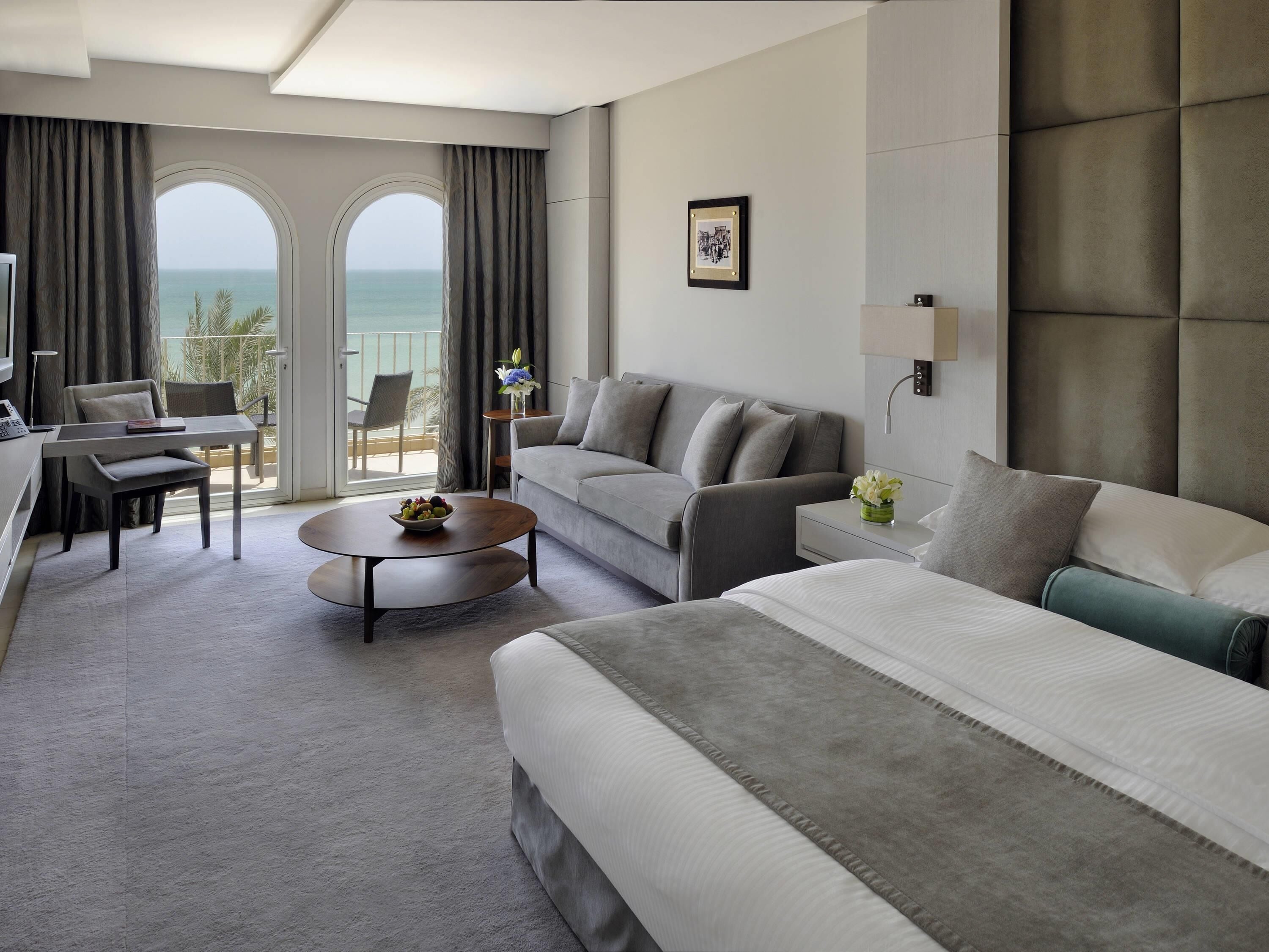 豪華客房, 1 張特大雙人床 | 迷你吧、房內夾萬、書桌、遮光窗簾/窗簾