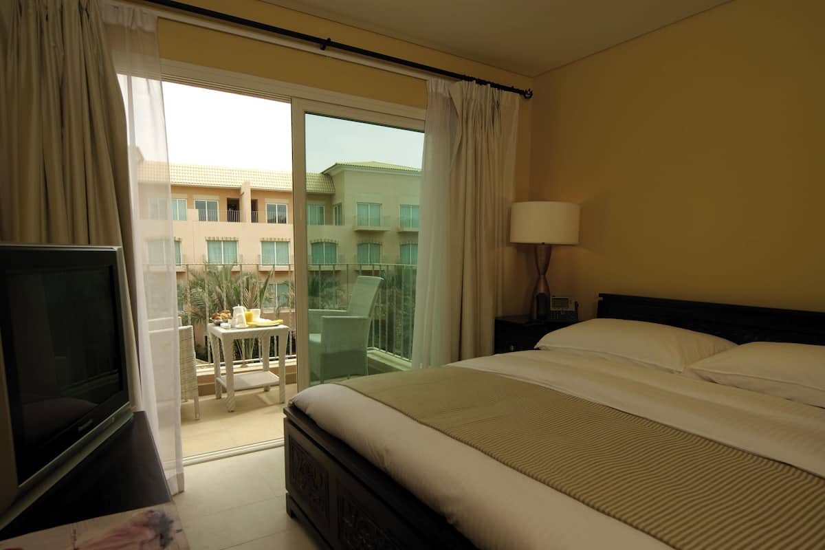 Minibar, in-room safe, desk, blackout curtains