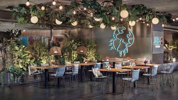 Frukostbuffé varje dag mot avgift