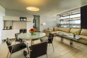 Premium bedding, minibar, in-room safe, desk