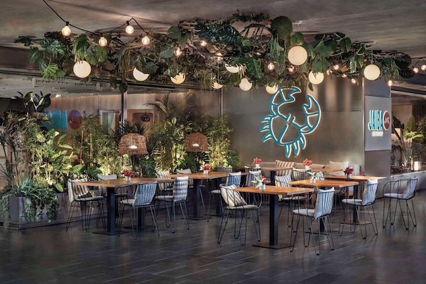 Daily buffet breakfast for a fee