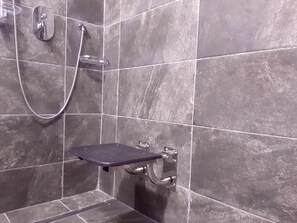 Select Accessible Room | Bathroom | Shower, rainfall showerhead, designer toiletries, hair dryer - Fiesta Royale Hotel (Accra)