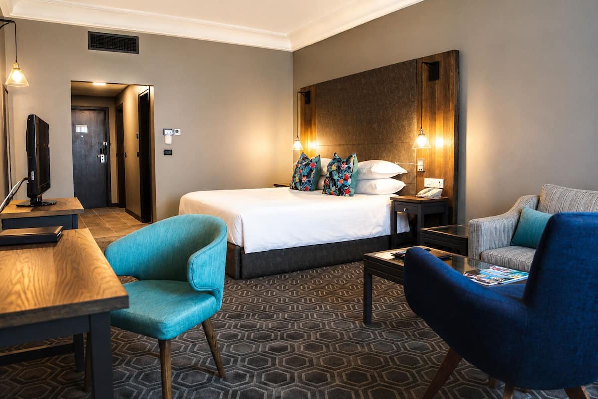 Select King Room | Memory foam beds, minibar, in-room safe, desk