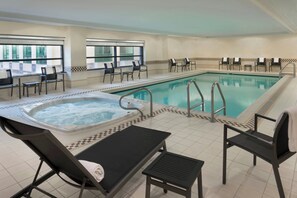 Indoor pool - Residence Inn by Marriott Toronto Downtown / Entertainment District (Toronto)