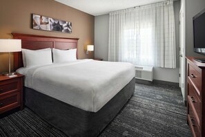 Premium bedding, desk, laptop workspace, blackout curtains - TownePlace Suites Colorado Springs South (Colorado Springs)