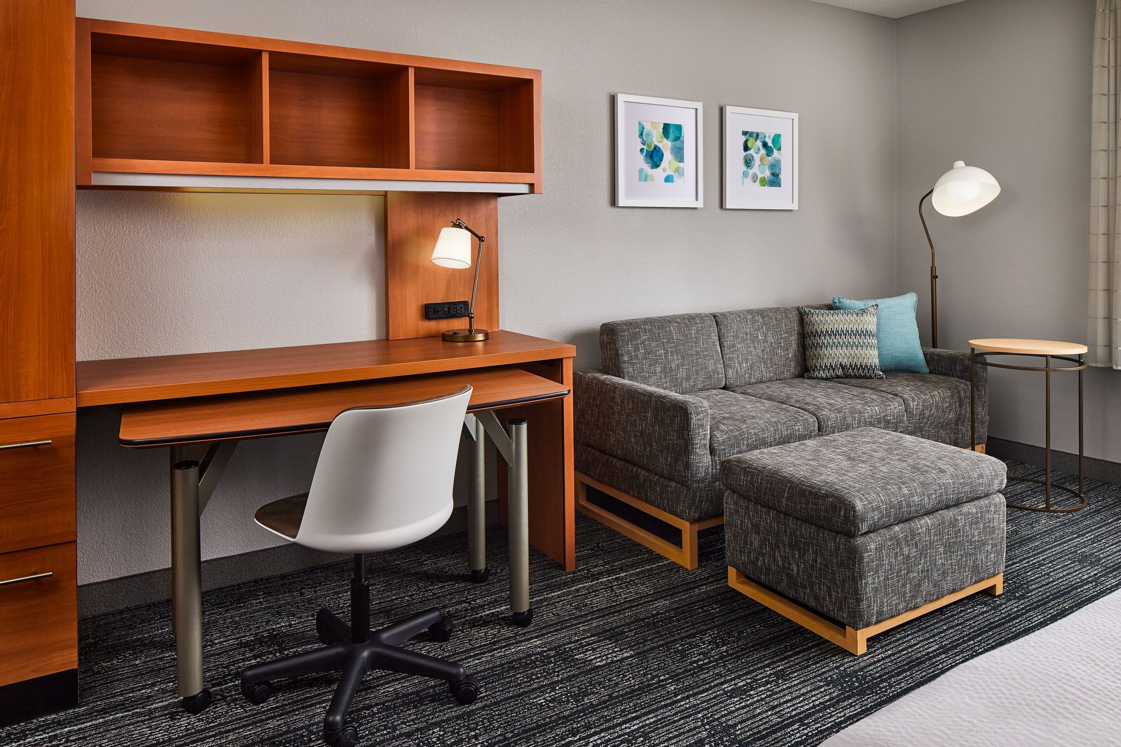 1 bedroom, premium bedding, desk, laptop workspace