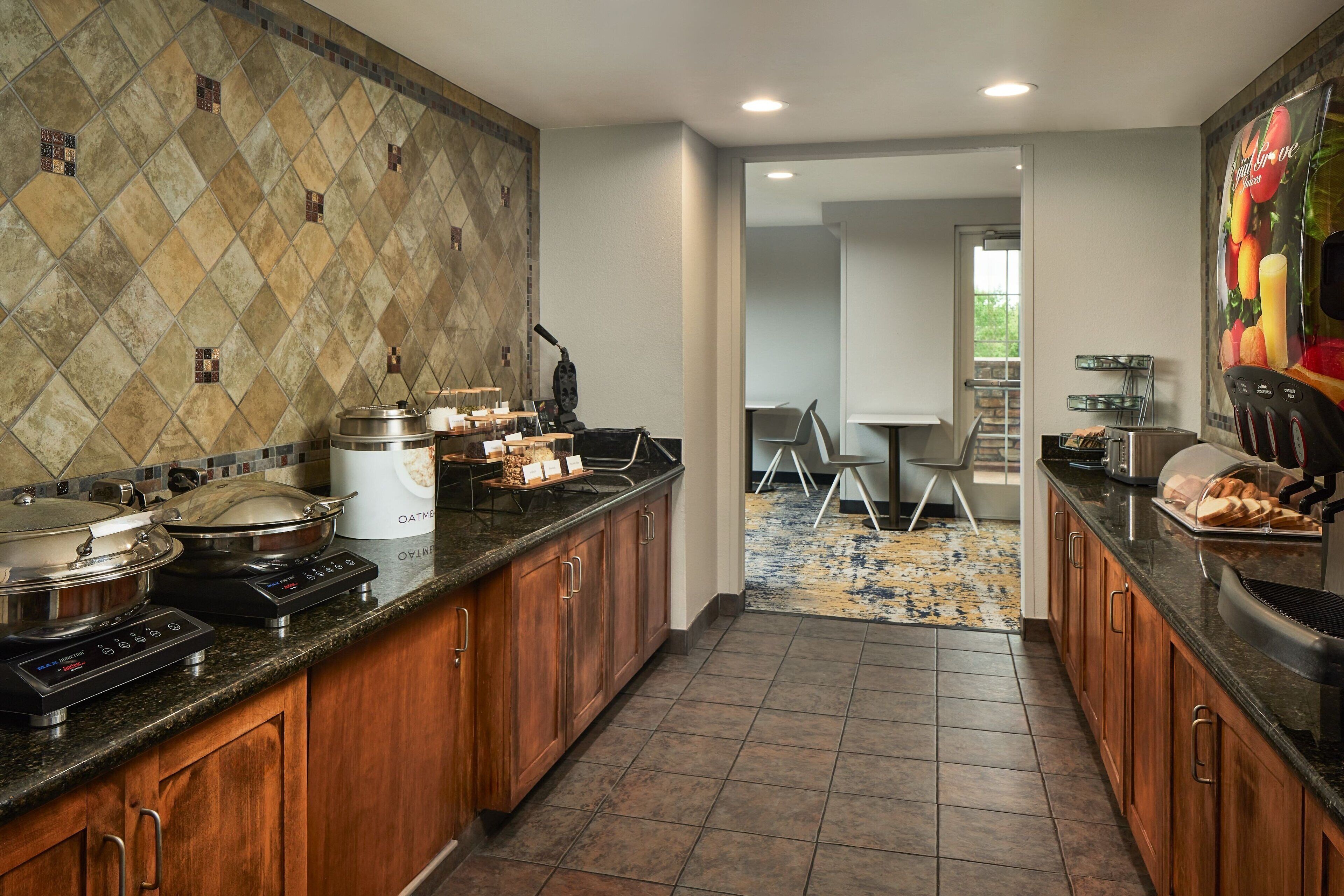 Free daily continental breakfast 