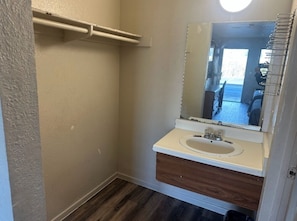 Chambre double | Salle de bain | Articles de toilette (gratuits), serviettes fournies