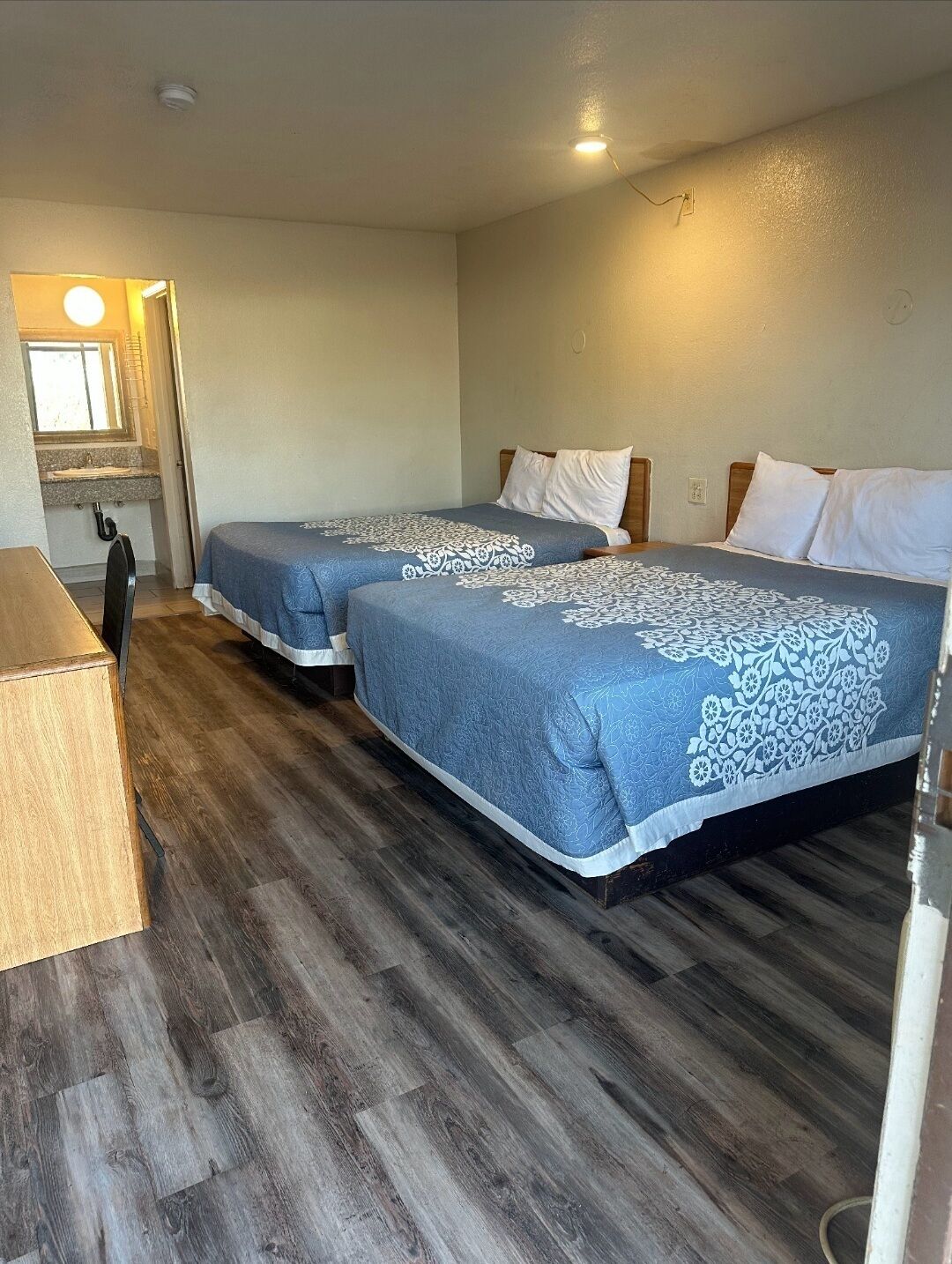 Habitación doble | Wifi gratis y ropa de cama 