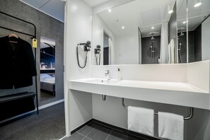 Shower - Zleep Hotel Aalborg (Aalborg)
