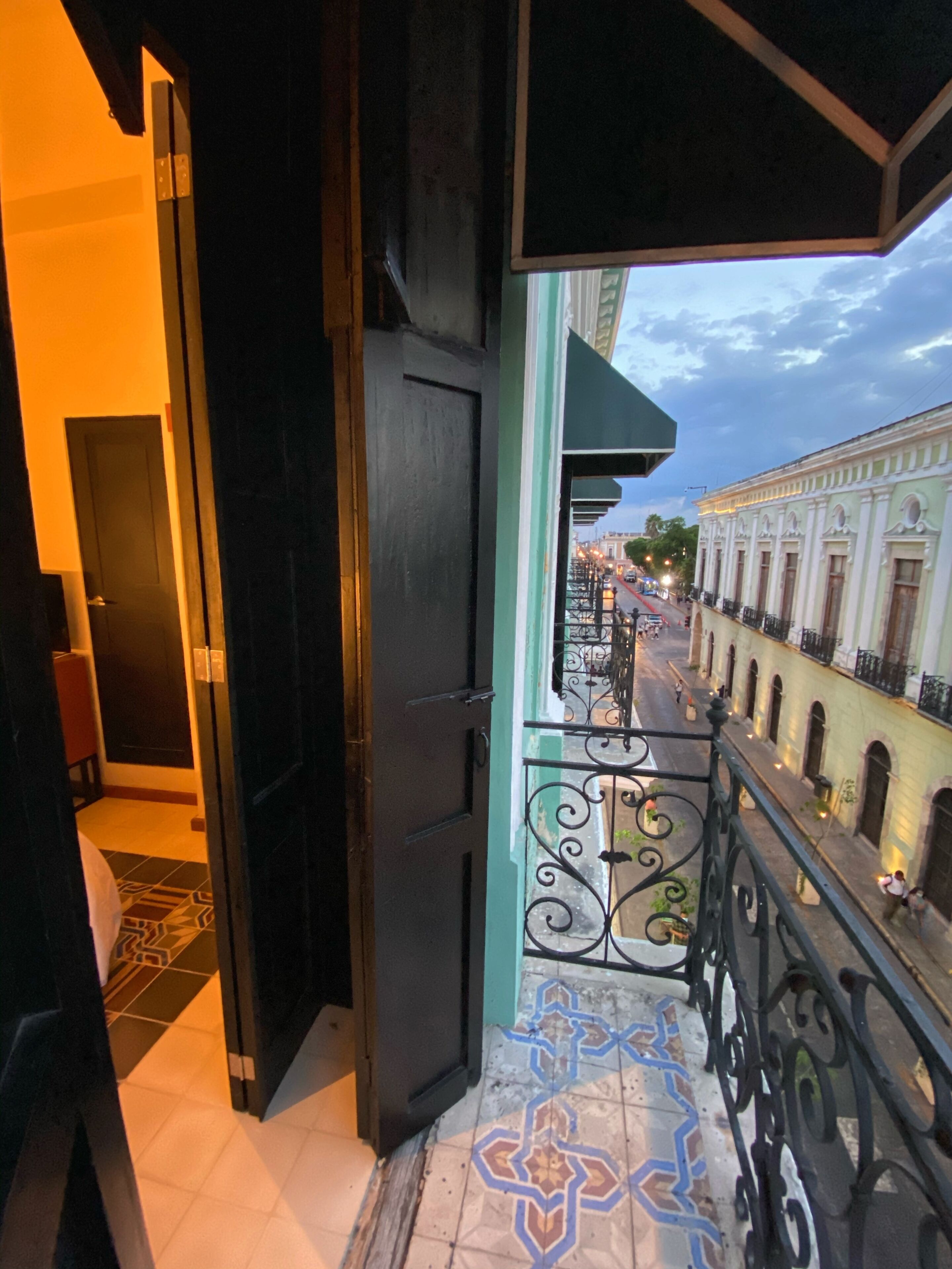 premium room, 1 queen bed | 1 bedroom, minibar, blackout curtains, free wifi