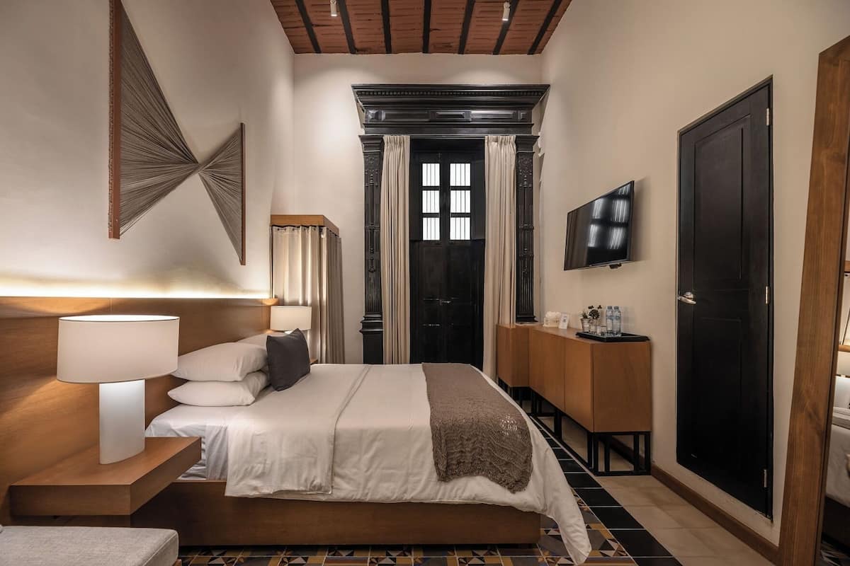 Minibar, blackout curtains, free WiFi