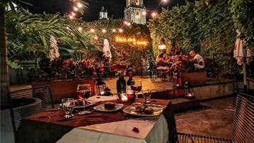 Con vista a la alberca