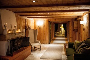 Lobby sitting area - Sporthotel Teresa (Badia)