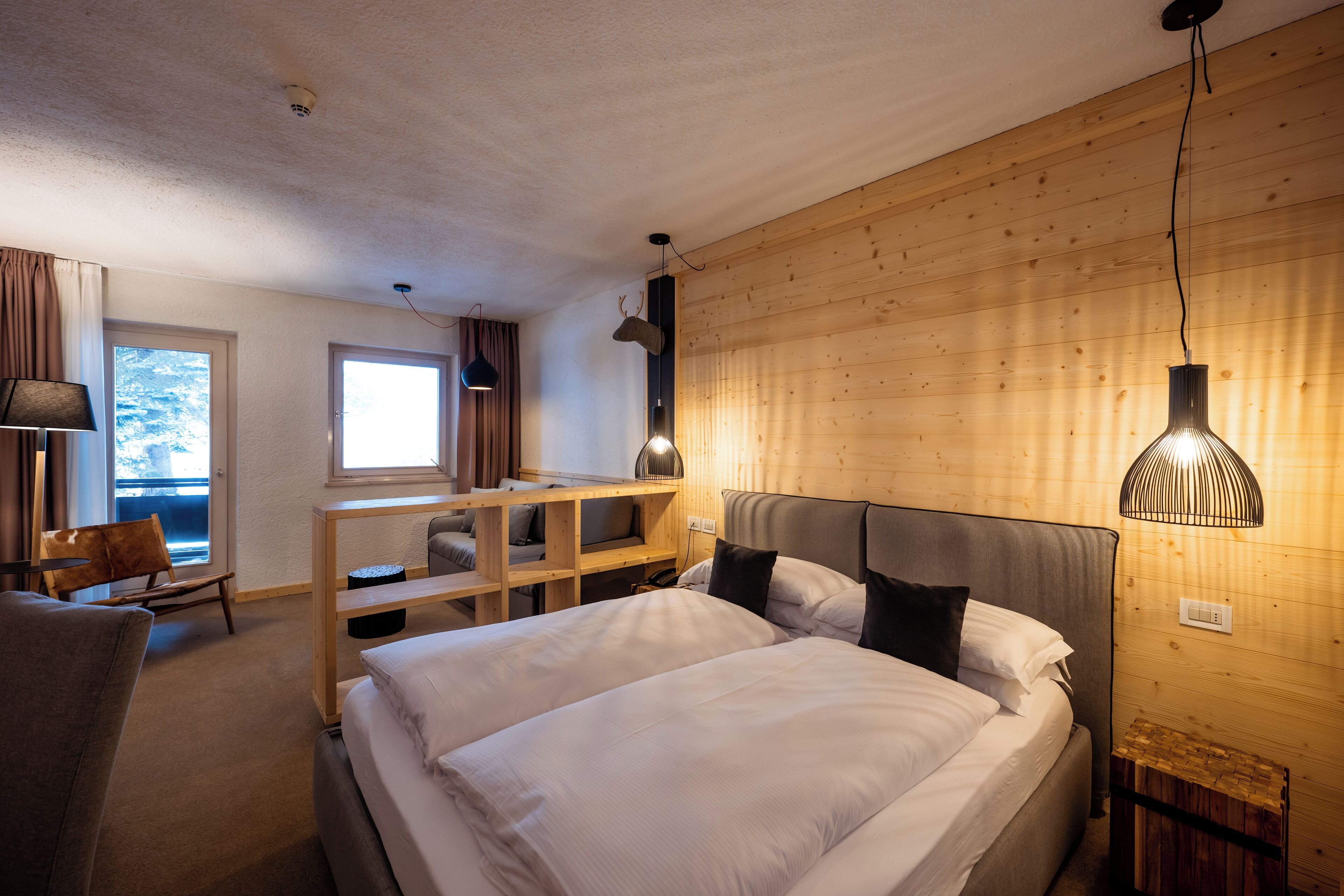 Daunenbettdecken, Minibar, Zimmersafe, Schreibtisch