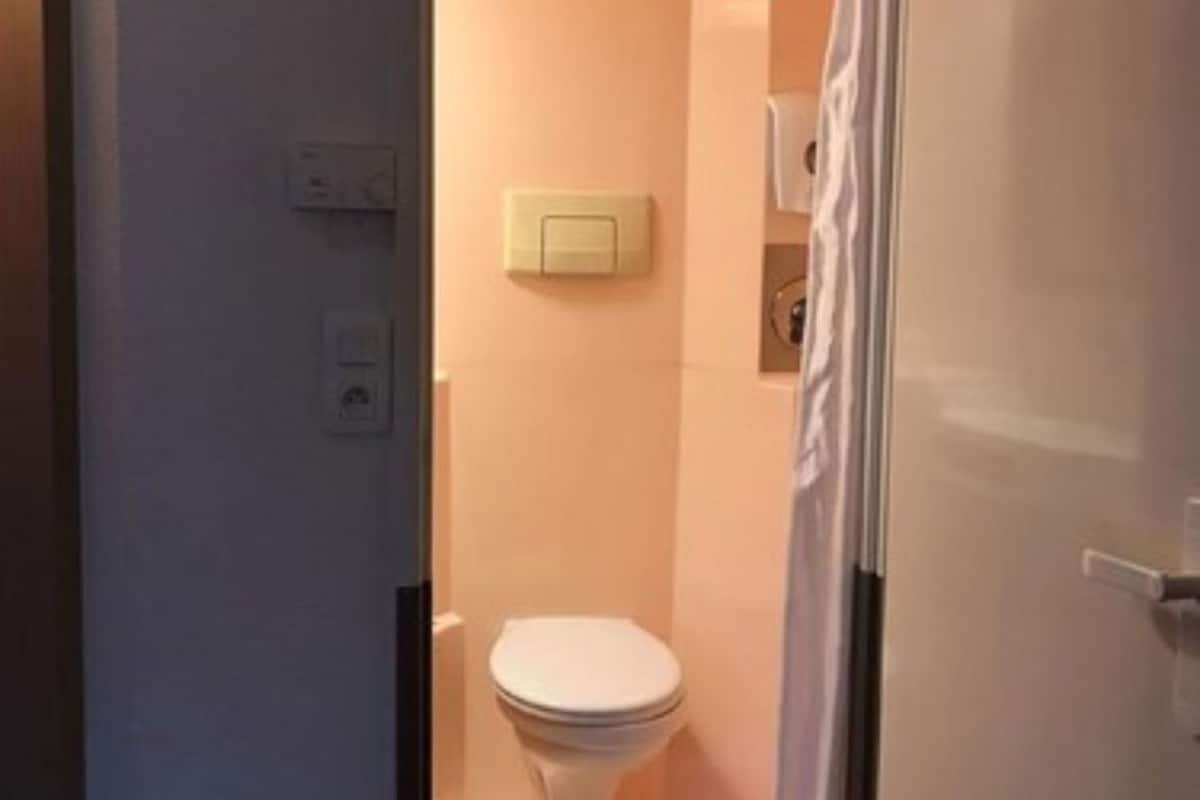 Bathroom | Shower, eco-friendly toiletries, towels