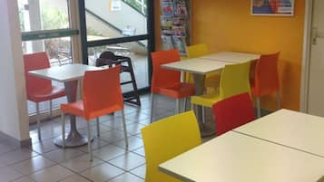 Morgenmadsbuffet hver dag (6.50 EUR pr. person)