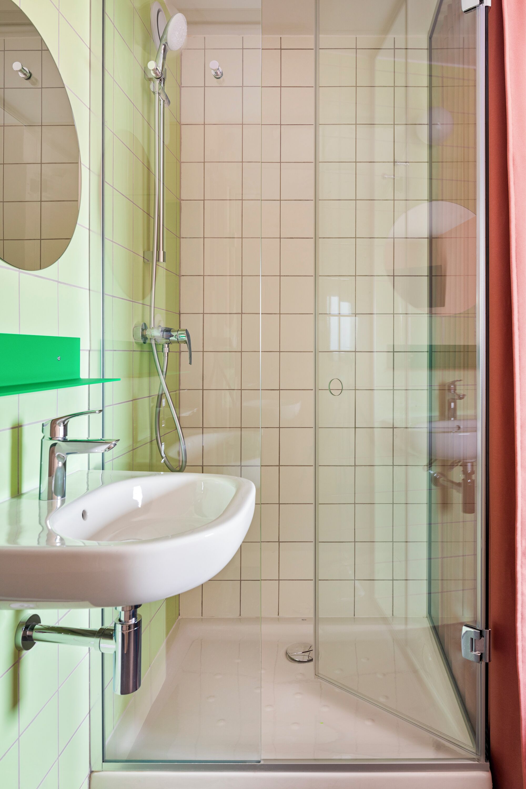 room, 2 single beds | bathroom | shower, eco-friendly toiletries, towels